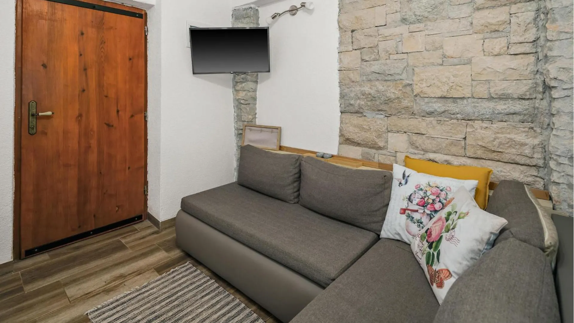 2 Bedroom Beautiful Home In Rovinj Kroatien