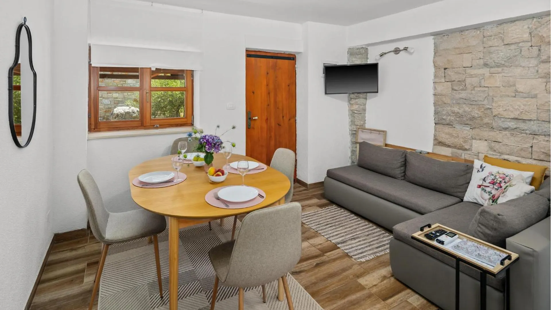 2 Bedroom Beautiful Home In Rovinj 0*,  Croatie